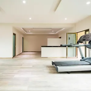 Palmarena & Residences - Long Comfort With Parking, Sauna, Gym & Pool - Steps From 5th Avenue 3*, Playa del Carmen Mexique