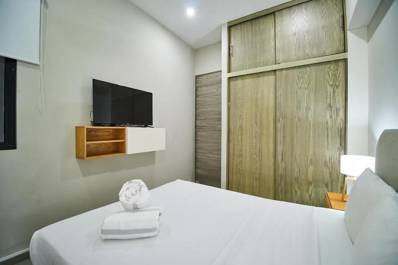 Aparthotel Torre 42 Playa Del Carmen By Lockey