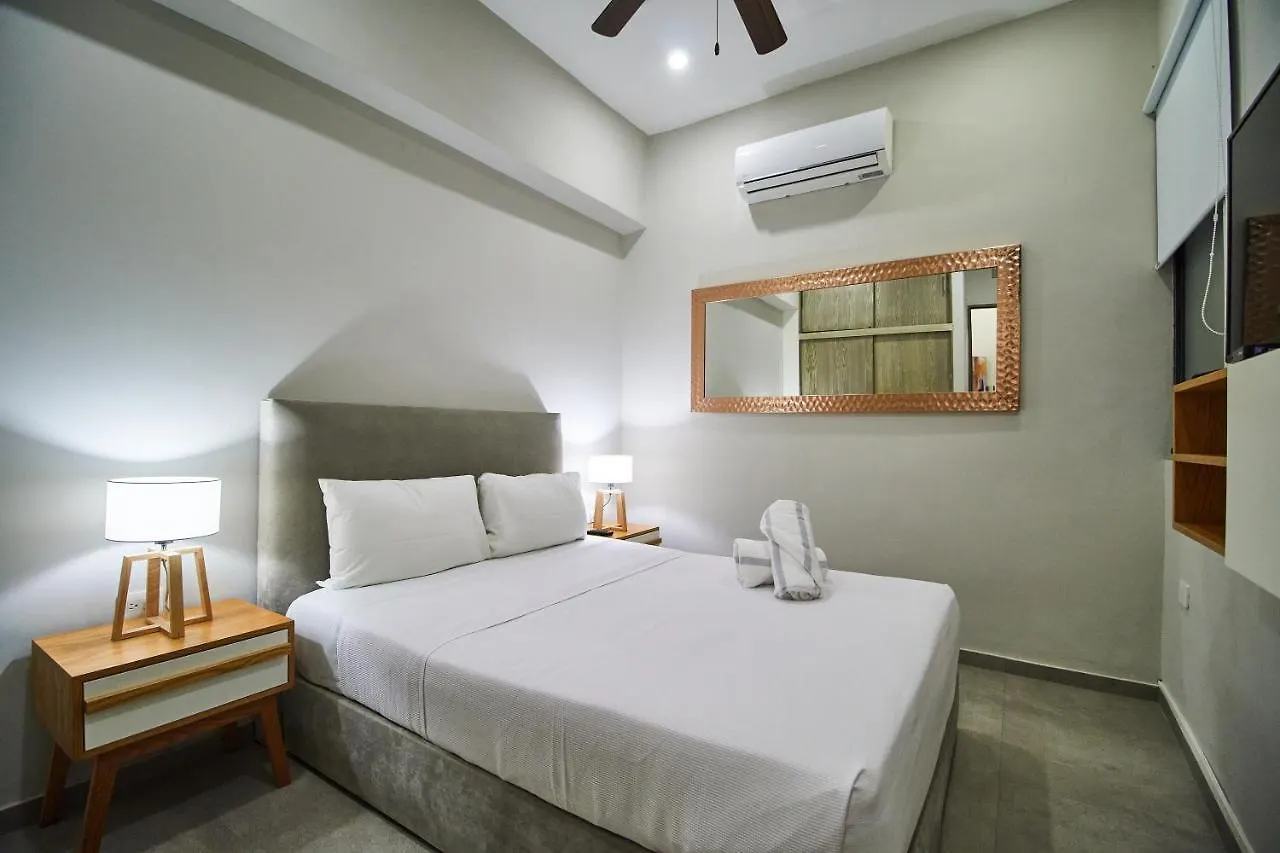 Aparthotel Torre 42 Playa Del Carmen By Lockey