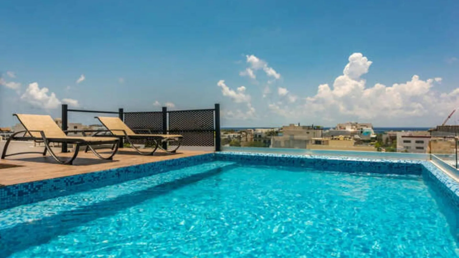 Aparthotel Torre 42 Playa Del Carmen By Lockey